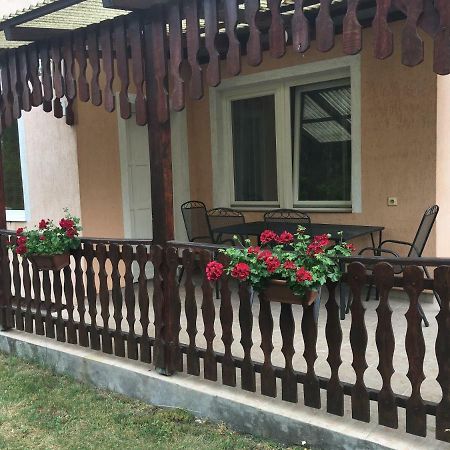 Balatonfenyves - Munkacsy U. 6. Villa Bagian luar foto